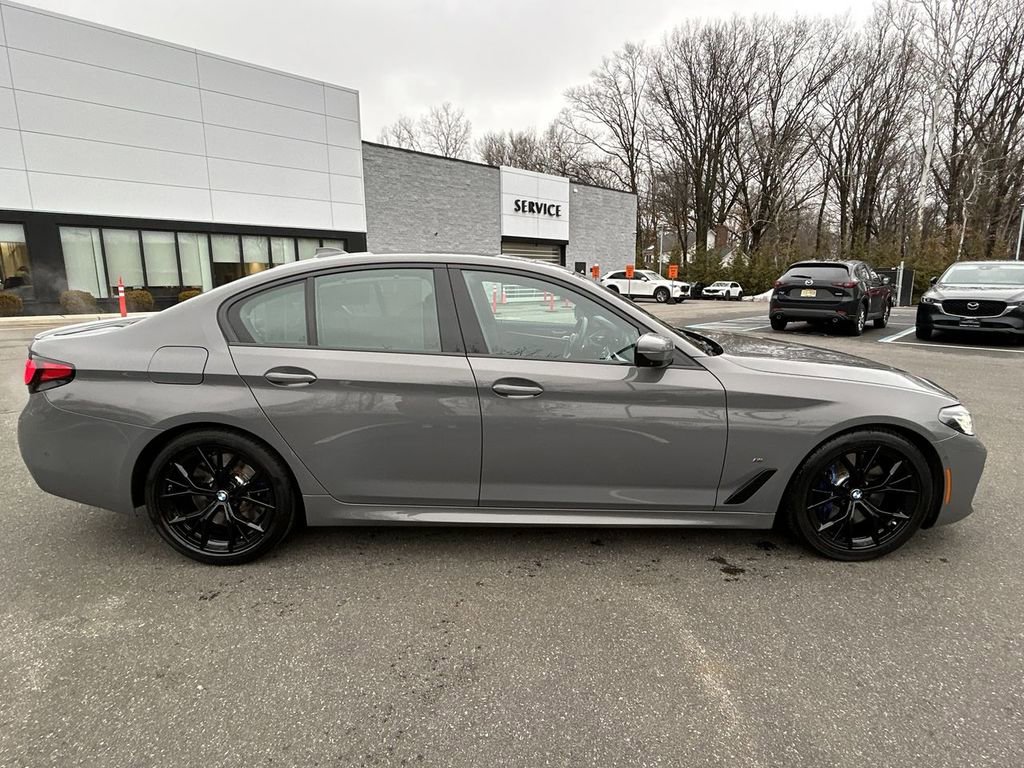 Used 2022 BMW M550i xDrive w/ Executive Package image 9