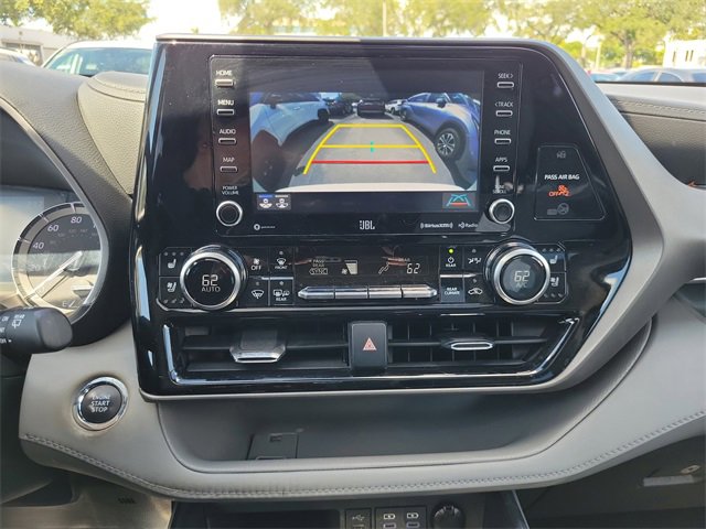Used 2022 Toyota Highlander Limited image 21