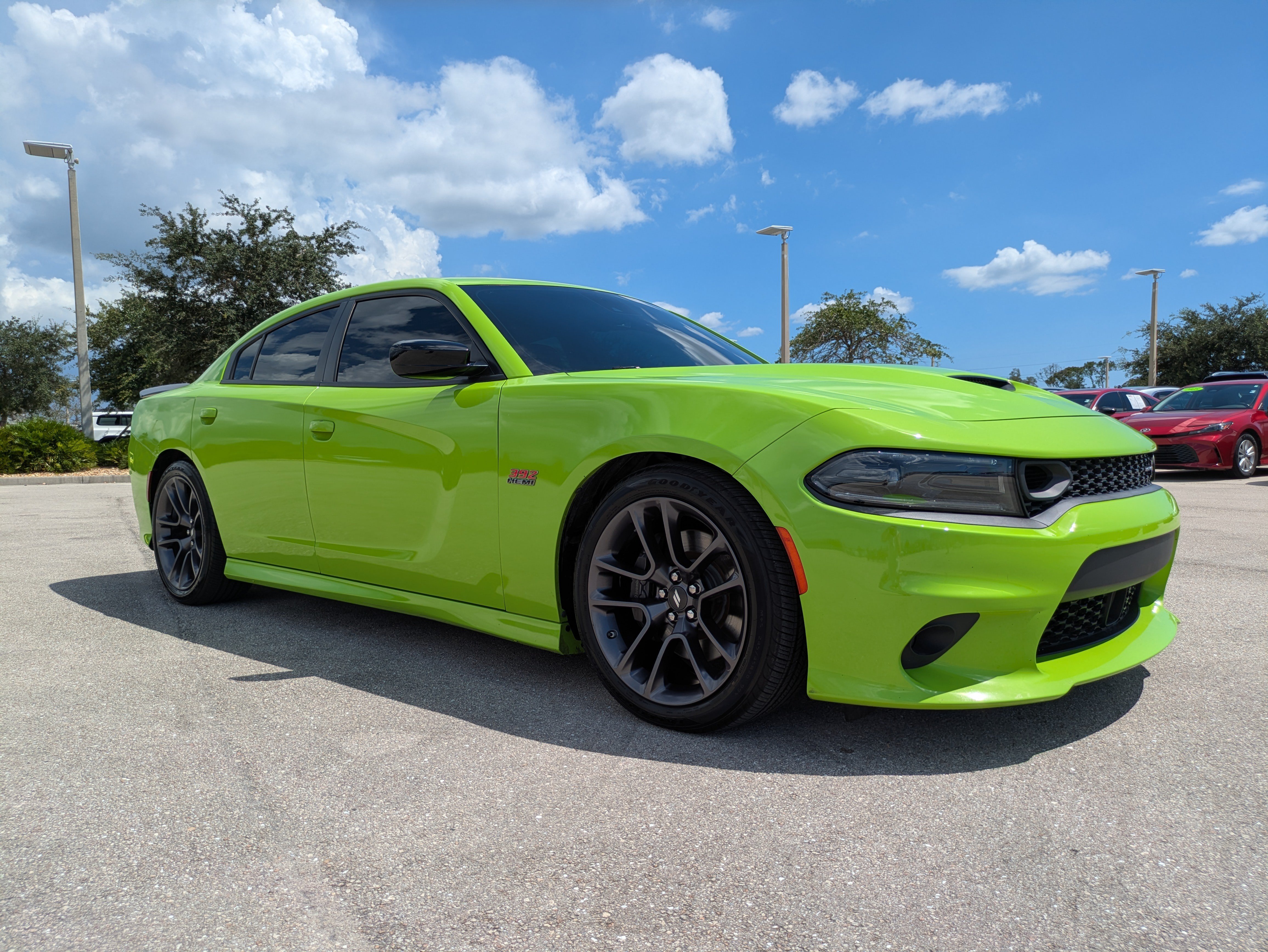 Used 2023 Dodge Charger Scat Pack w/ Technology Group RWD image 2