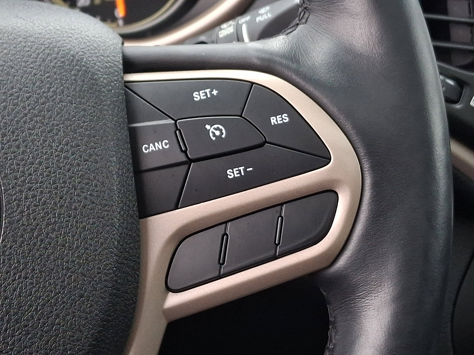 Used 2018 Jeep Cherokee Limited w/ High Altitude Package image 22