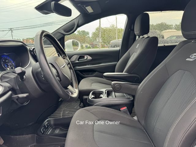 Used 2021 Chrysler Pacifica Touring w/ S Appearance Package FWD image 4