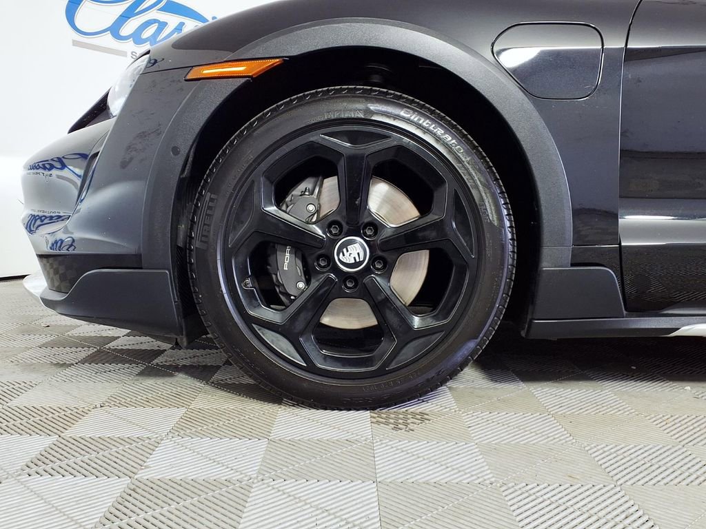 Used 2023 Porsche Taycan 4 Cross Turismo image 7