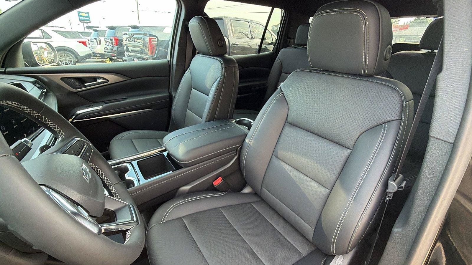 New 2027 Chevrolet Traverse LT w/ Midnight/Sport Edition FWD image 4