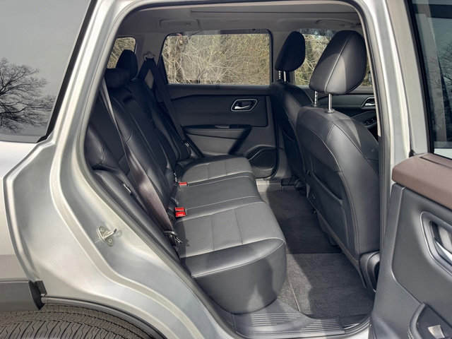 Used 2021 Nissan Rogue SV w/ Premium Package FWD image 16