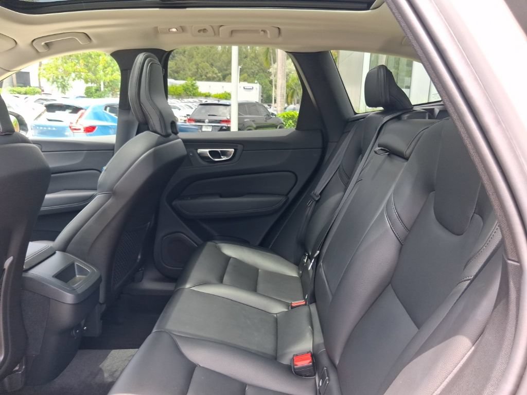 Used 2024 Volvo XC60 B5 Core w/ Protection Package Premier AWD/4WD image 8