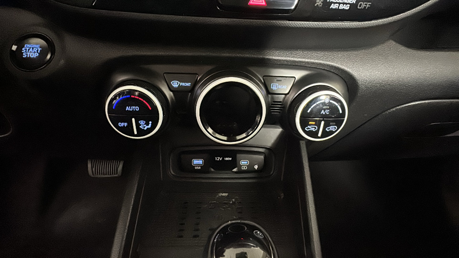 Certified 2023 Hyundai Venue Limited FWD image 29
