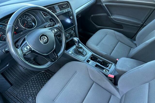 Used 2019 Volkswagen e-Golf SE w/ Driver Assistance Package image 10