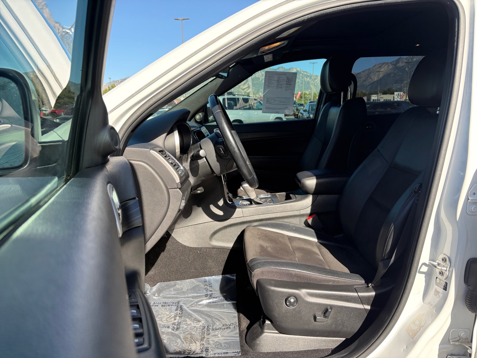 Used 2021 Jeep Grand Cherokee Laredo X AWD/4WD image 11