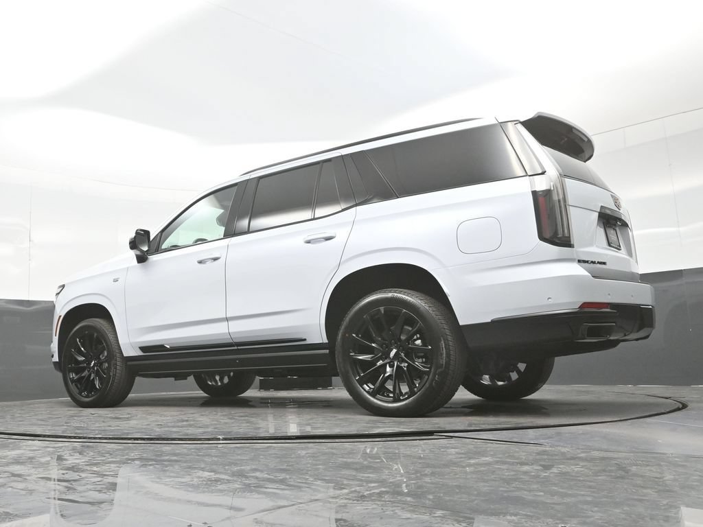 New 2026 Cadillac Escalade Sport w/ LPO, ONYX Package AWD/4WD image 32