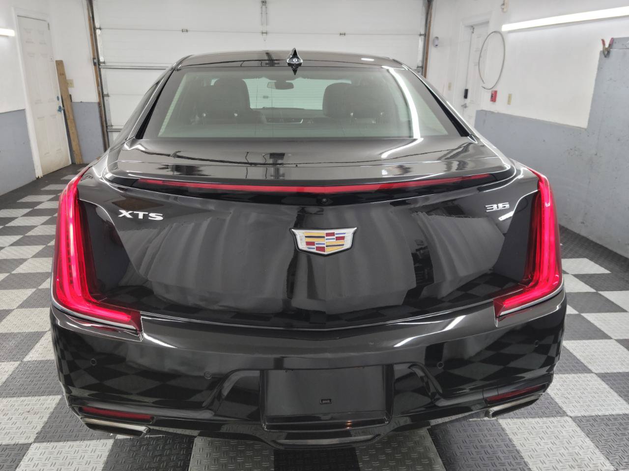 Used 2018 Cadillac XTS Luxury FWD image 5