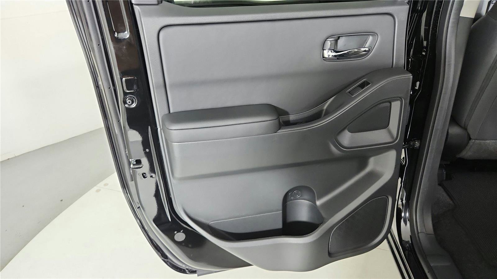 Certified 2025 Nissan Frontier SV image 20