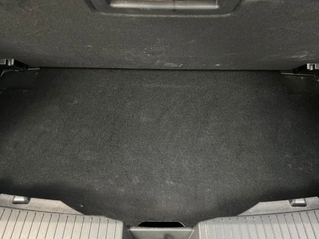 Used 2025 Nissan Rogue SL image 32