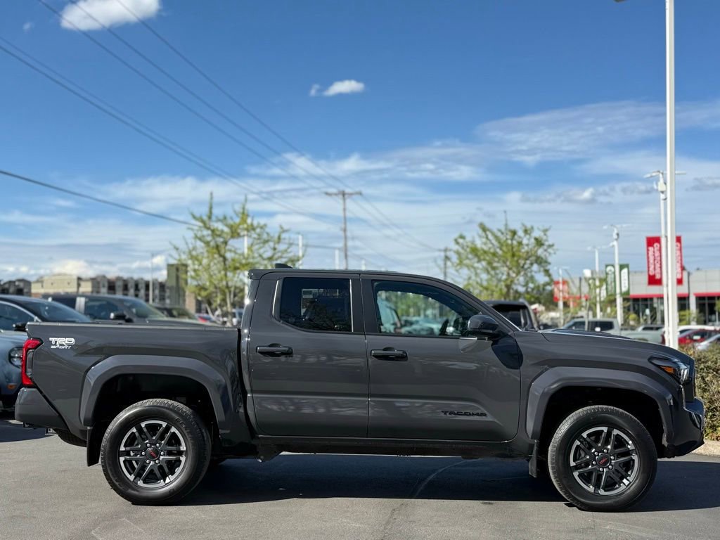 Used 2024 Toyota Tacoma TRD Sport AWD/4WD image 6
