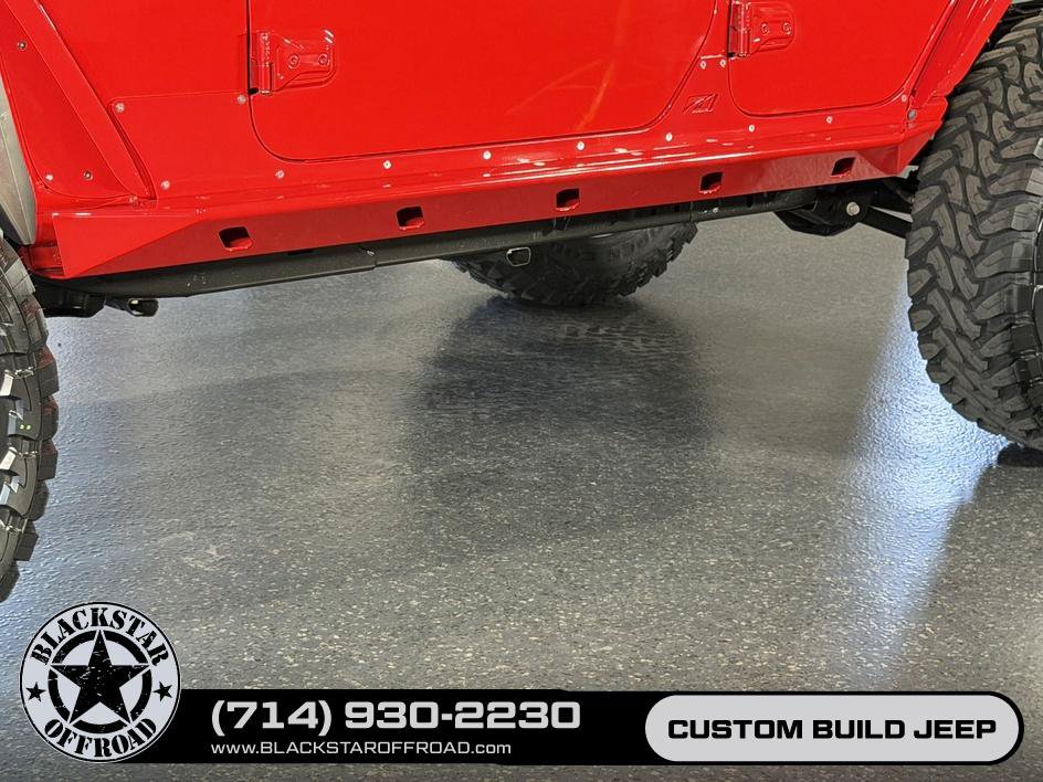 Used 2025 Jeep Wrangler Unlimited Rubicon AWD/4WD image 9