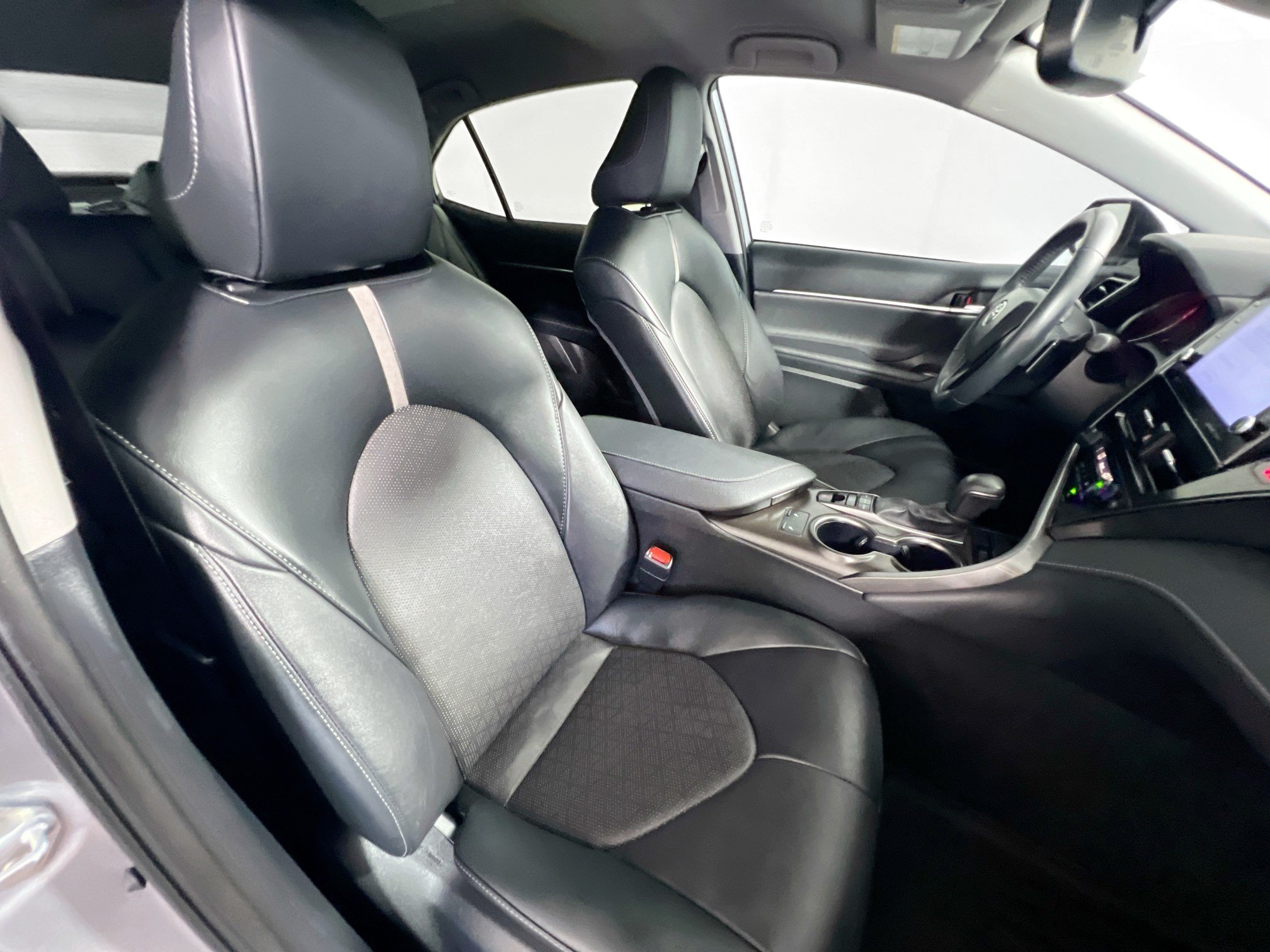 Used 2024 Toyota Camry XSE FWD image 30