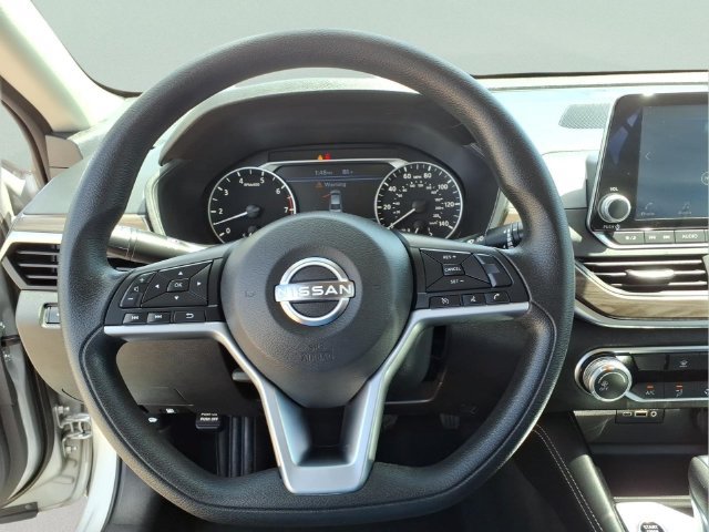 Used 2023 Nissan Altima 2.5 SV FWD image 15