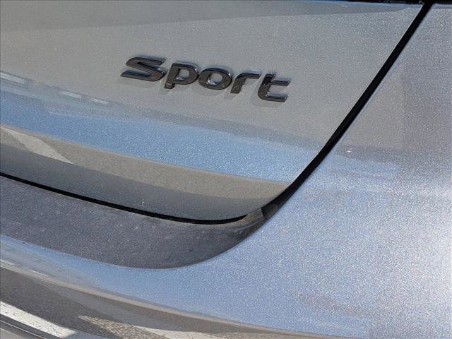 Used 2017 Hyundai Elantra Sport w/ Sport Premium Package 06 FWD image 15
