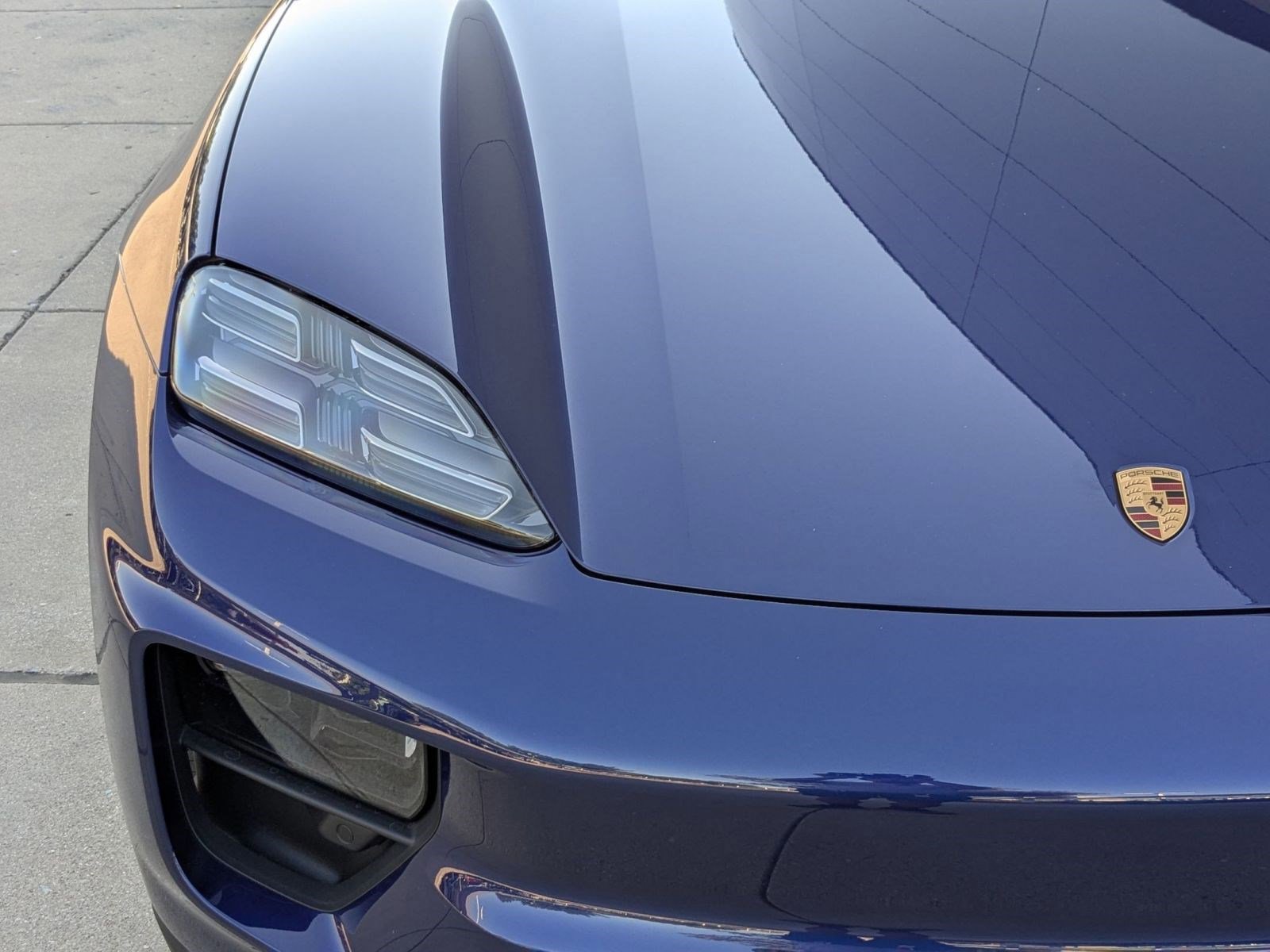 New 2025 Porsche Macan 4 Electric image 12