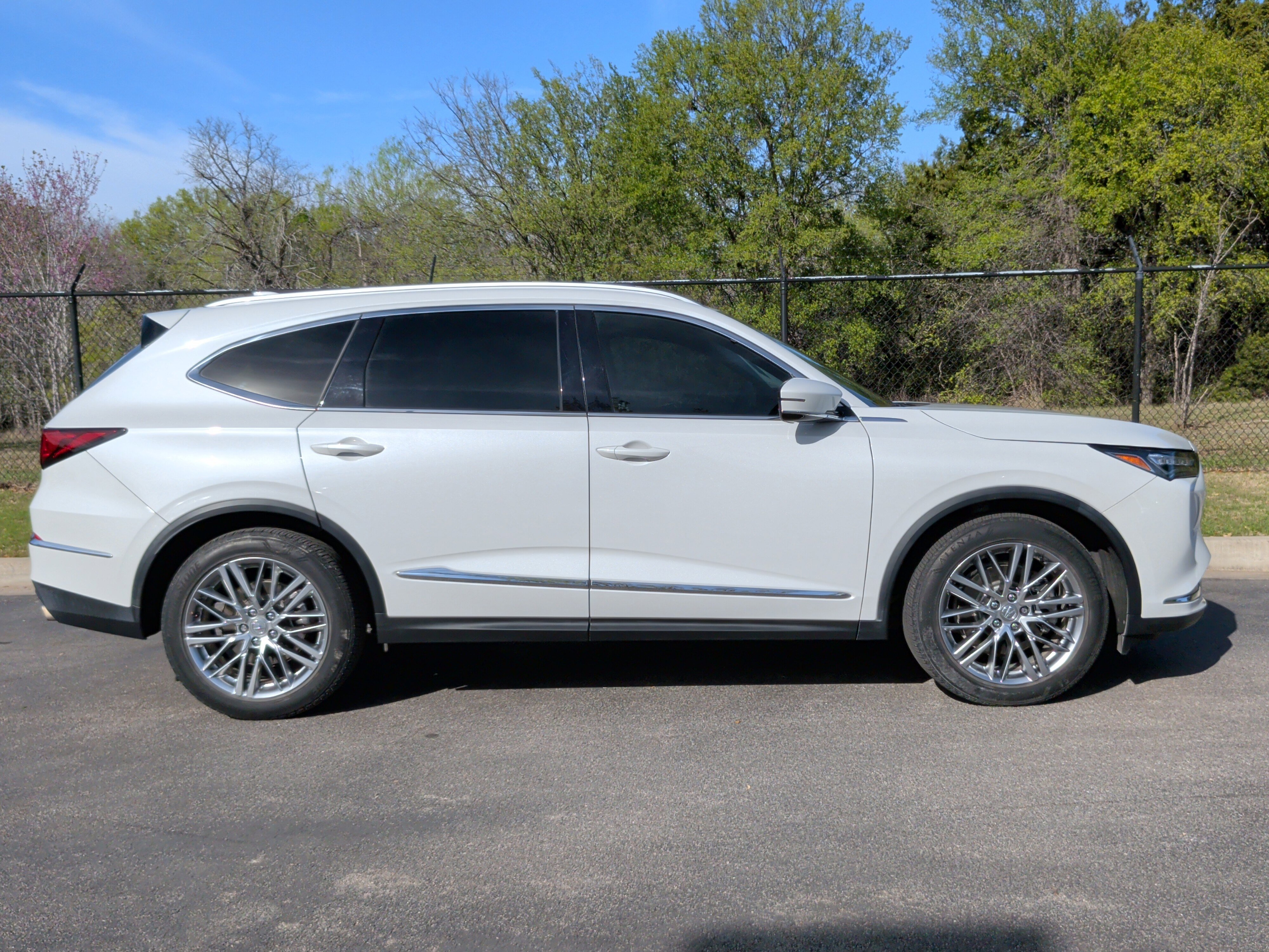 Used 2022 Acura MDX SH-AWD w/Advance Package image 6