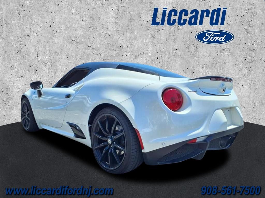 Used 2015 Alfa Romeo 4C Coupe w/ Leather Interior Group image 3