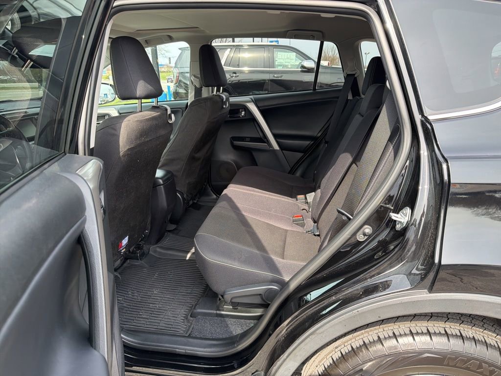 Used 2018 Toyota RAV4 XLE image 7
