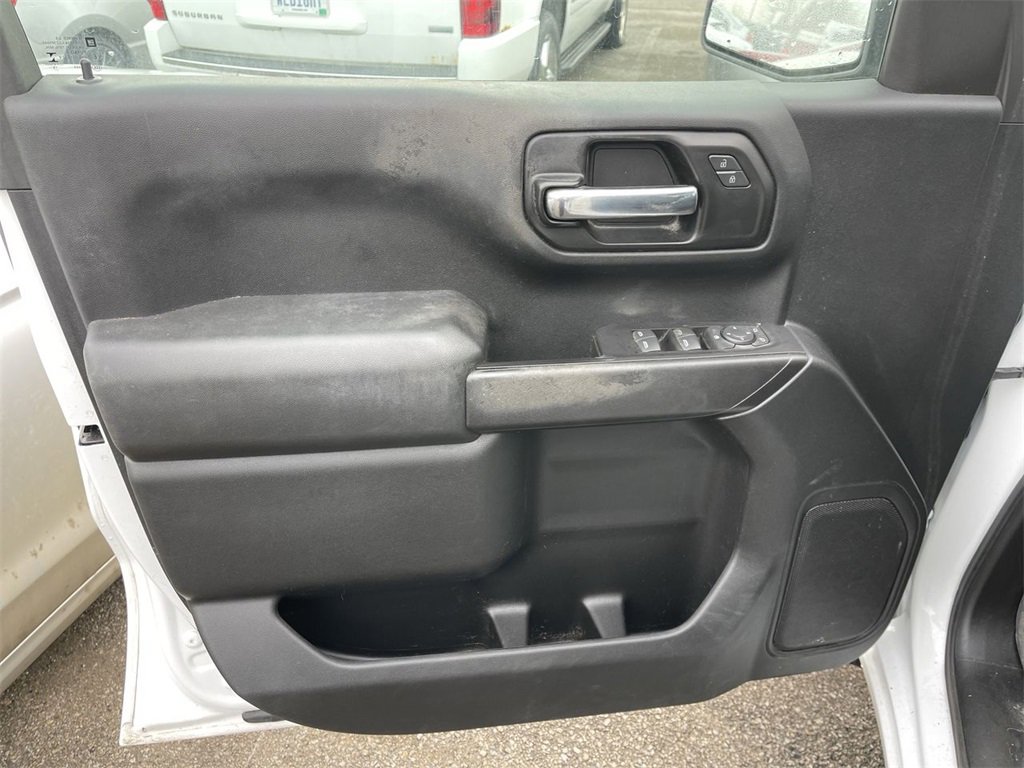 Used 2020 Chevrolet Silverado 1500 Custom w/ Custom Value Package image 9