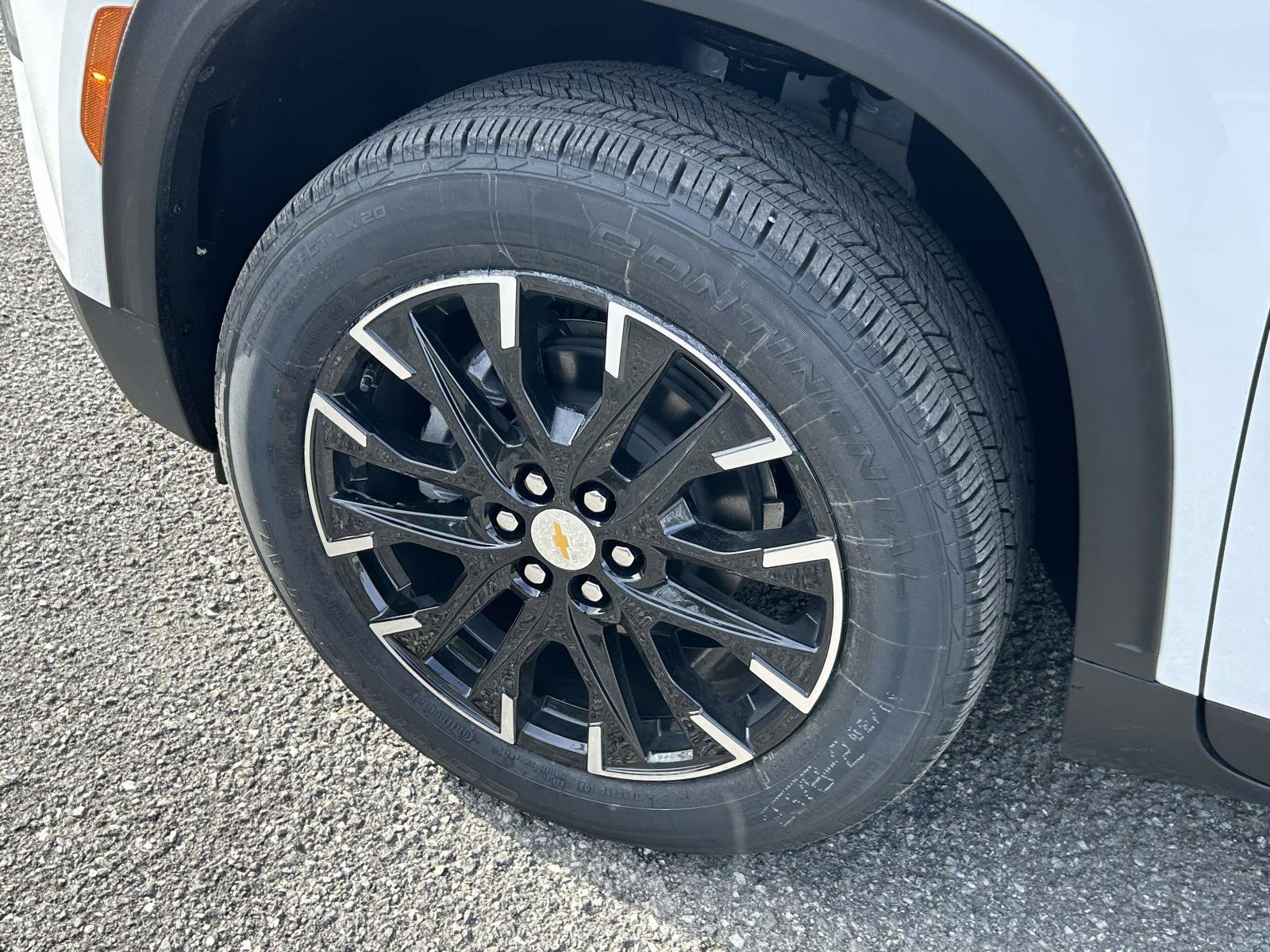 New 2026 Chevrolet Traverse LT w/ Sun and Wheel Package image 9