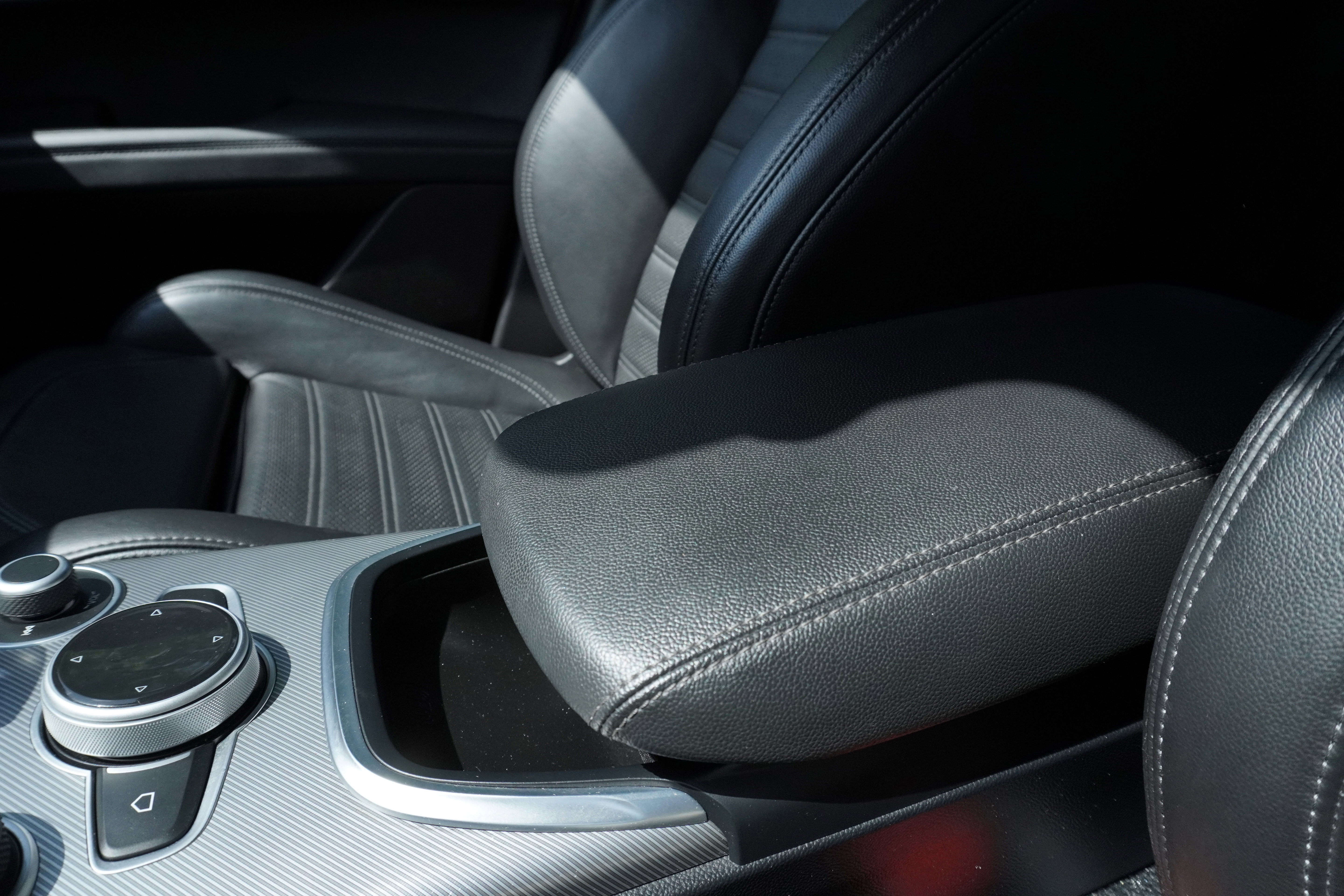 Used 2023 Alfa Romeo Stelvio Veloce image 23