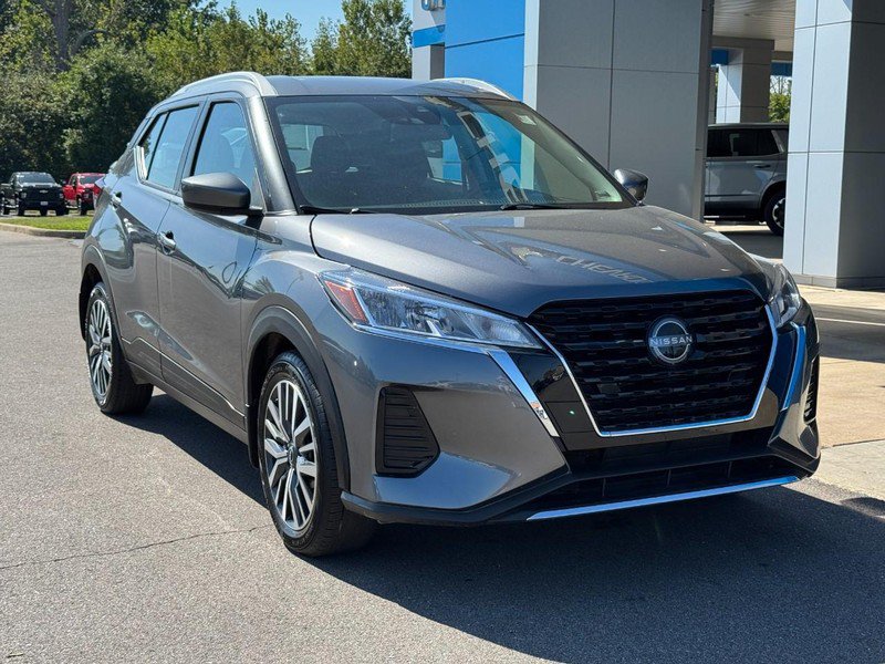 Used 2023 Nissan Kicks SV FWD image 2