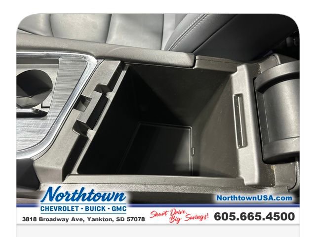 Used 2023 Buick Enclave Essence w/ Sport Touring Edition image 25