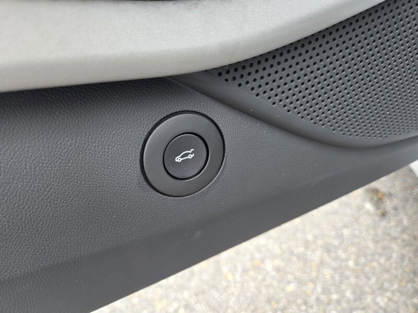 Used 2024 Chevrolet Camaro LT w/ Technology Package image 23