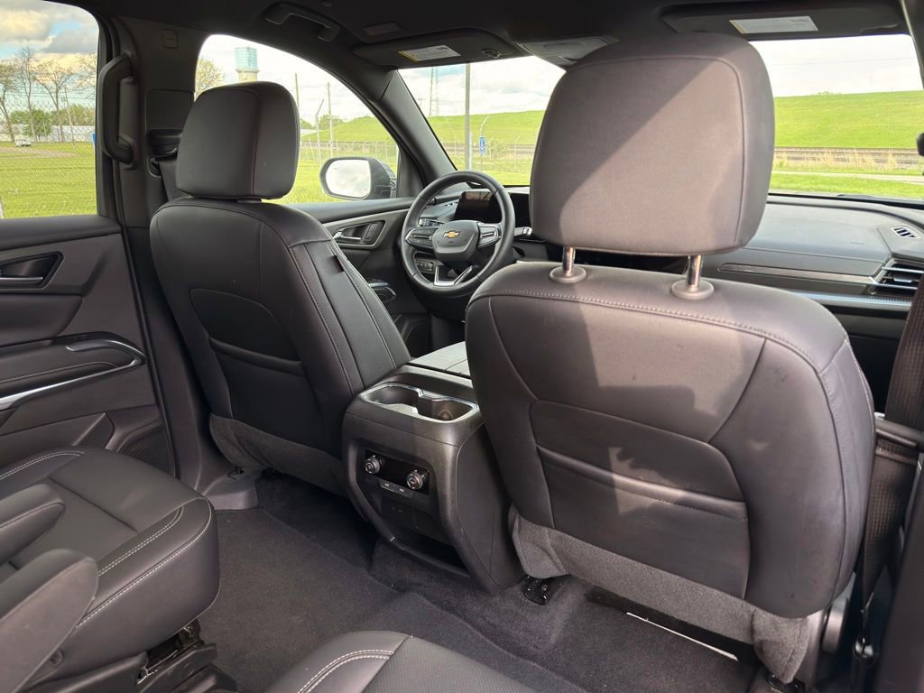 Used 2025 Chevrolet Traverse LT AWD/4WD image 30
