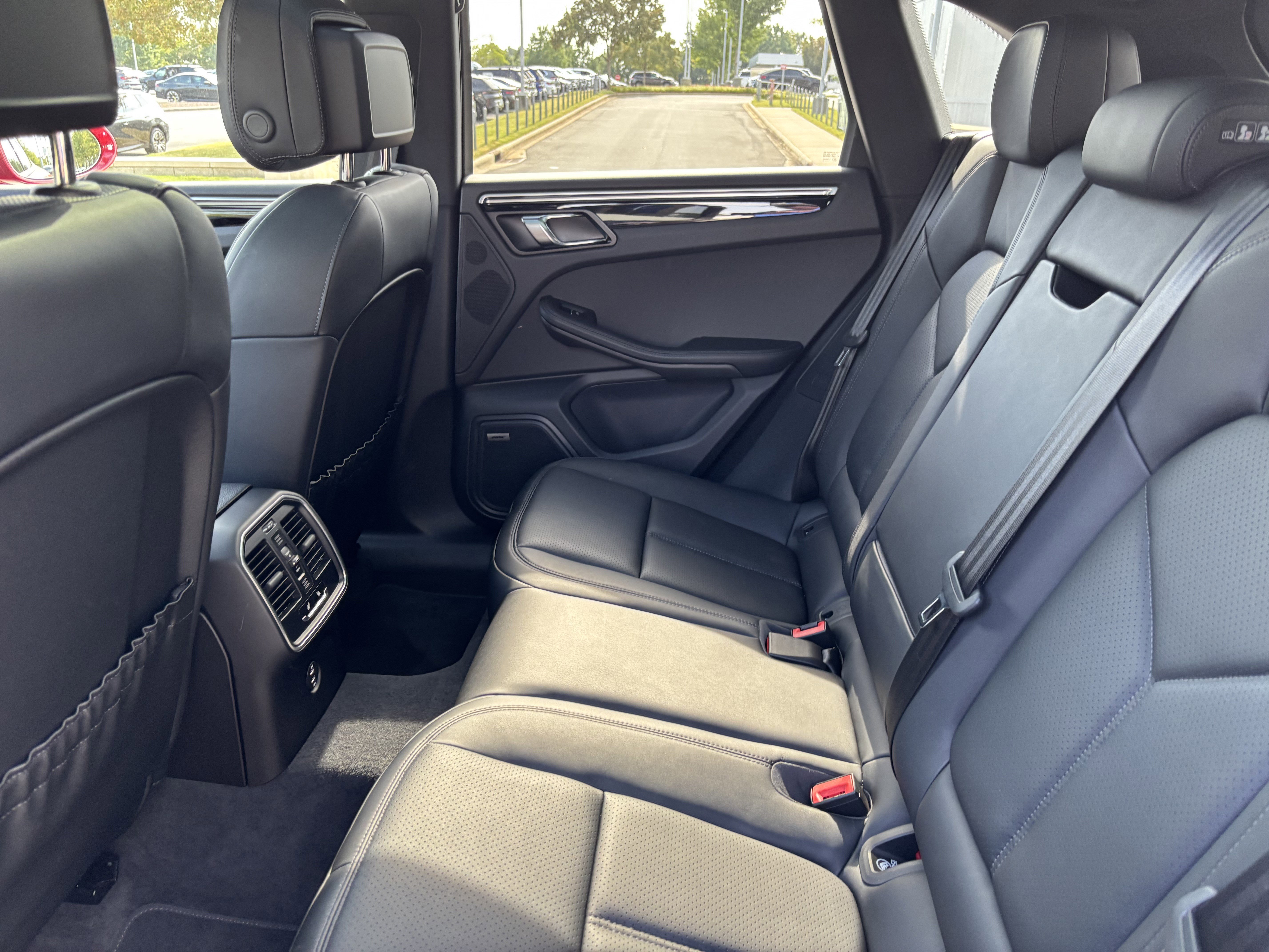 Used 2024 Porsche Macan image 34