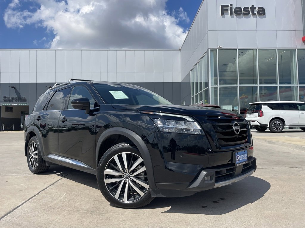 Certified 2023 Nissan Pathfinder Platinum w/ Black Appearance Package