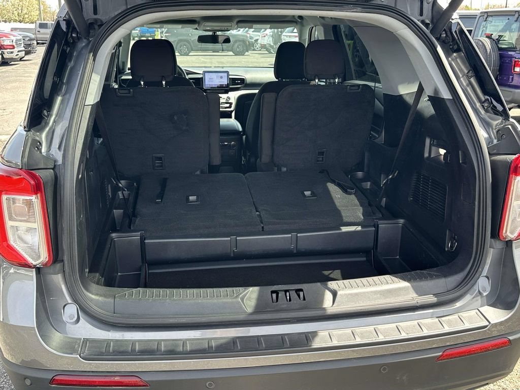 Used 2022 Ford Explorer XLT AWD/4WD image 12