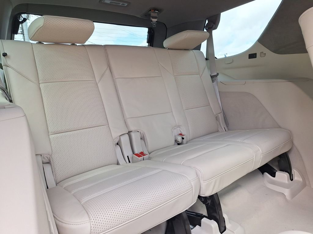 New 2026 Cadillac Escalade Platinum Luxury w/ LPO, Floor Liner Package AWD/4WD image 32
