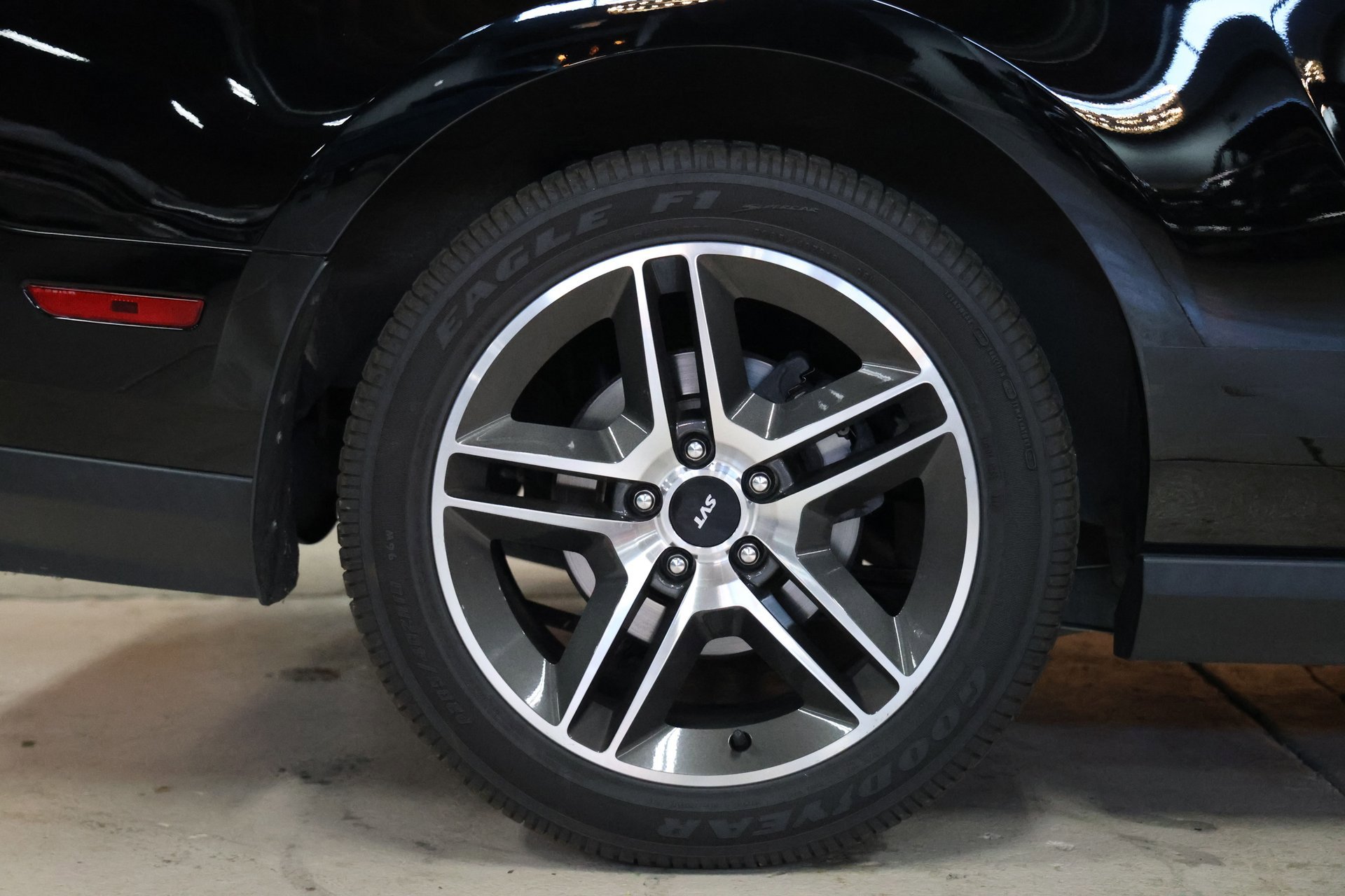 Used 2010 Ford Mustang Shelby GT500 image 21