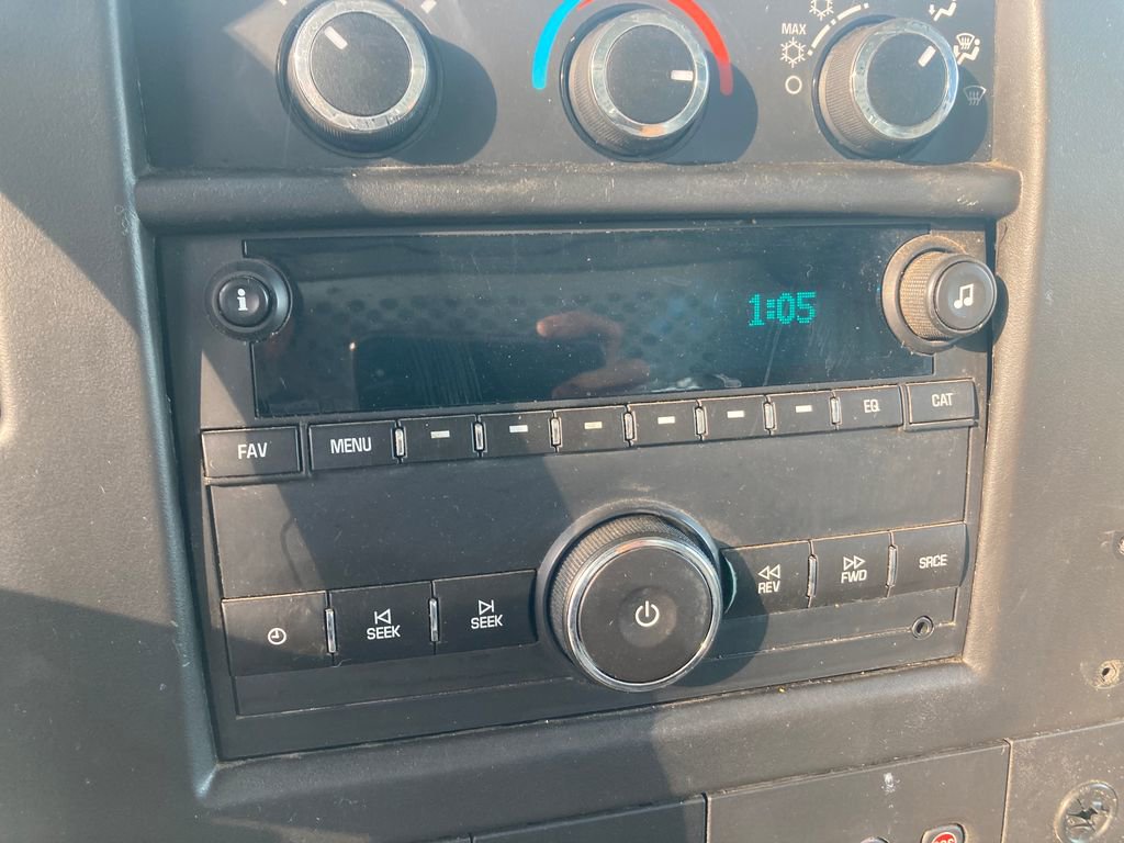 Used 2018 Chevrolet Express 2500 w/ Driver Convenience Package image 23