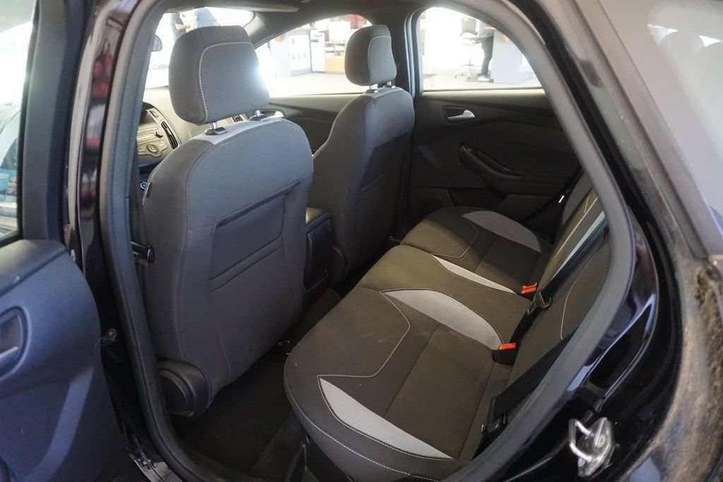 Used 2018 Ford Focus ST FWD image 17