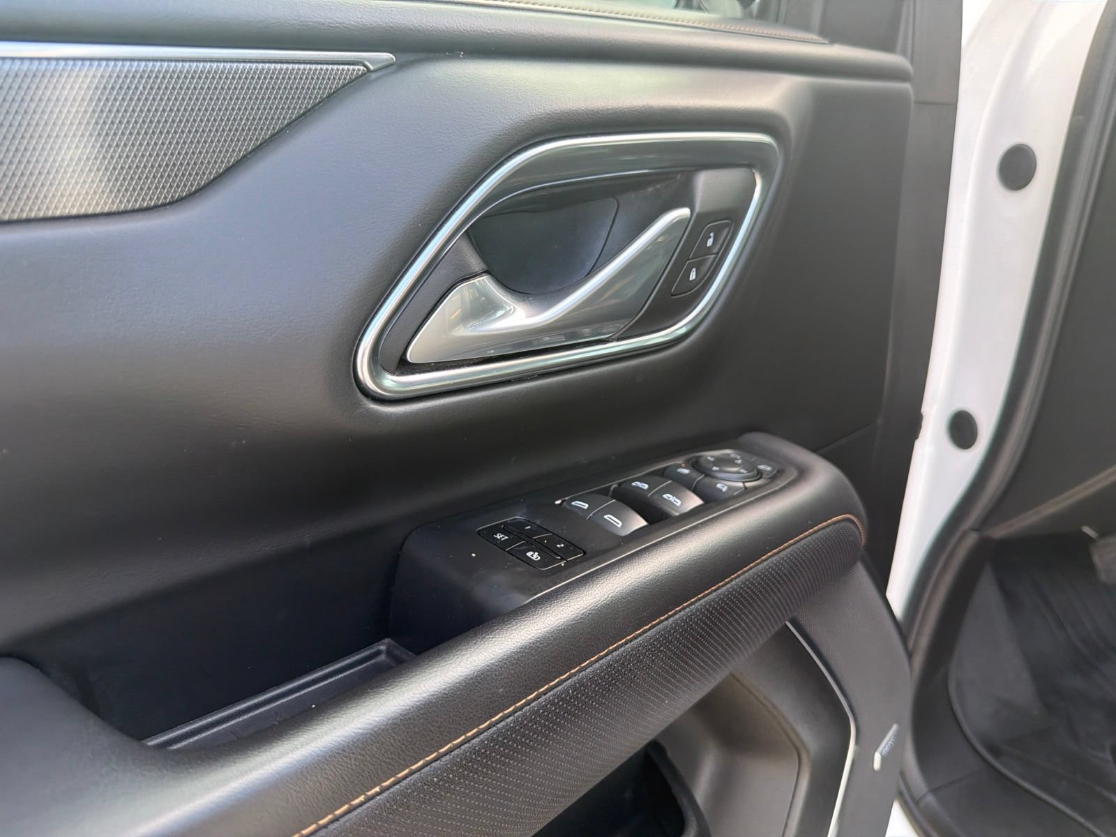 Used 2024 GMC Yukon XL AT4 w/ Technology Package AWD/4WD image 20
