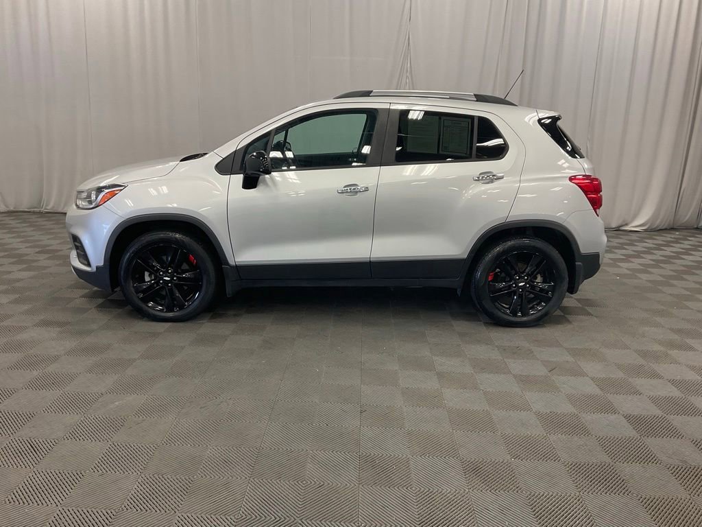 Used 2019 Chevrolet Trax LT w/ Redline Edition AWD/4WD image 8