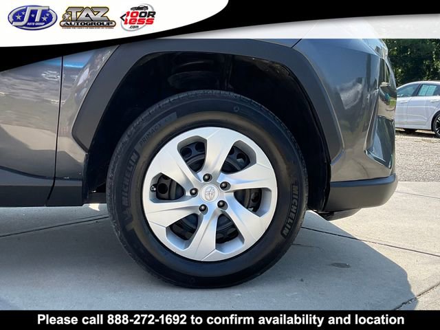 Used 2022 Toyota RAV4 LE image 9