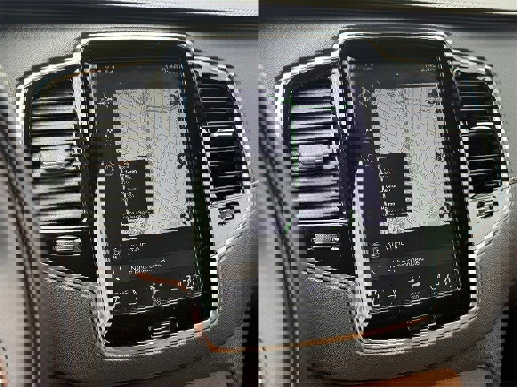 Used 2019 Volvo XC90 T8 Inscription w/ Luxury Package image 18