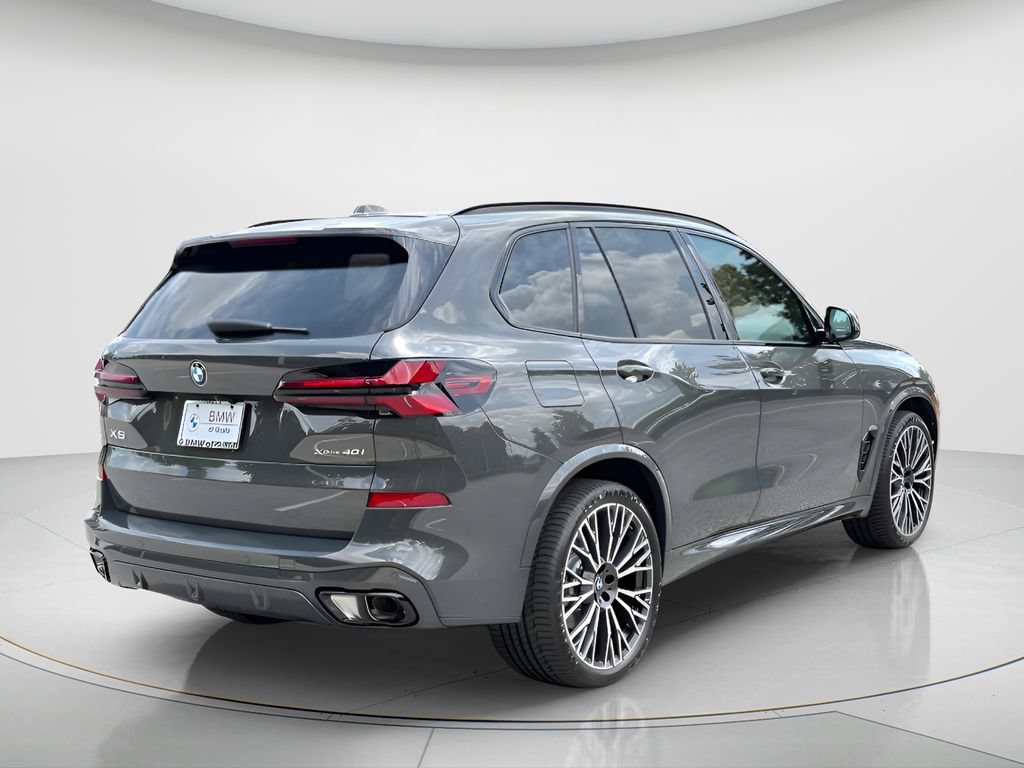 New 2026 BMW X5 xDrive40i w/ M Sport Package AWD/4WD image 3