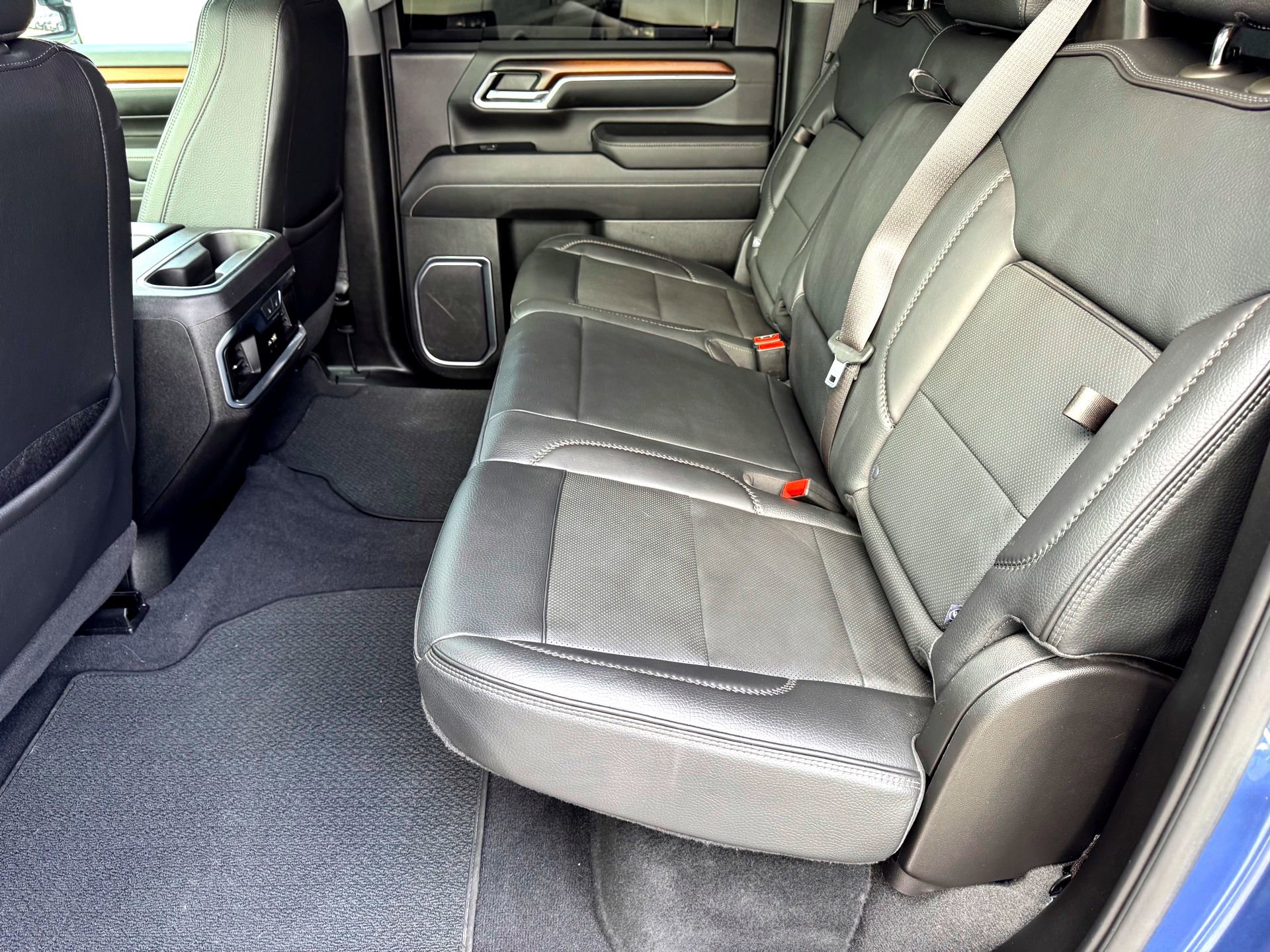 Used 2024 GMC Sierra 3500 Denali w/ Denali Reserve Package image 21