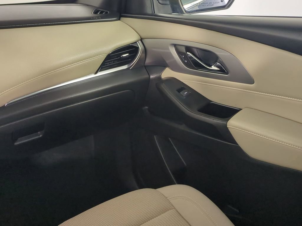 Used 2022 Chevrolet Traverse LS FWD image 20