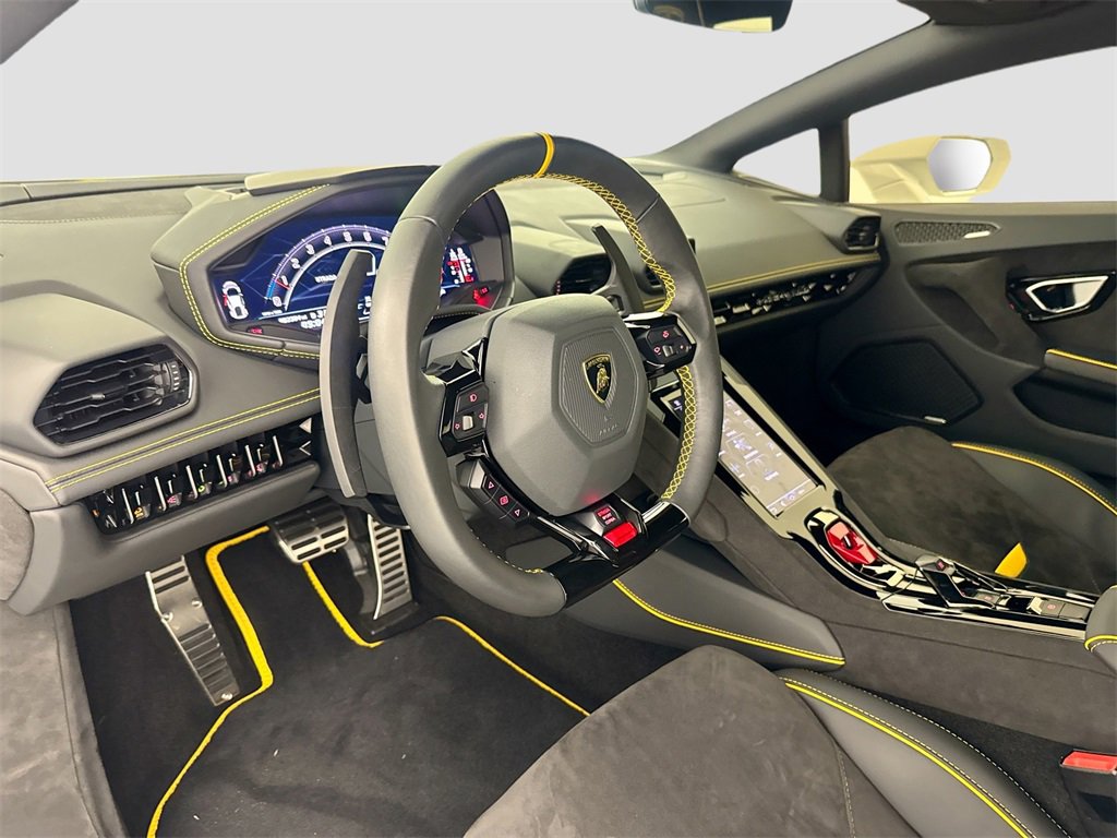 Used 2023 Lamborghini Huracan Tecnica image 9