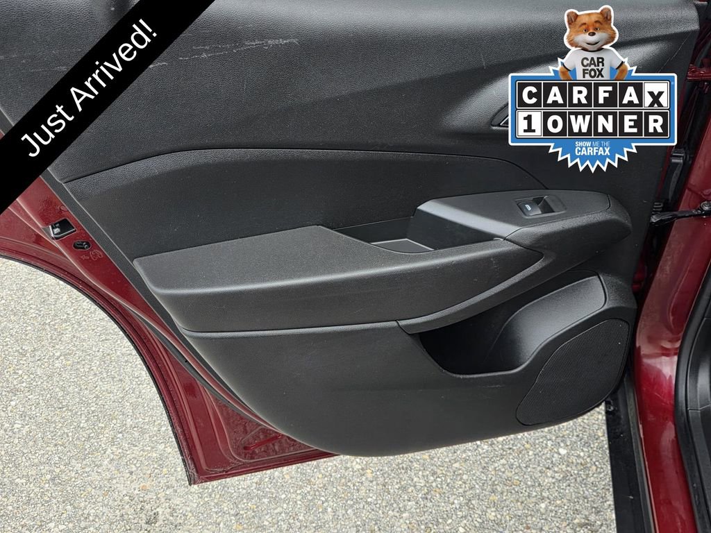 Used 2024 Chevrolet Trax LT w/ LT Convenience Package FWD image 29