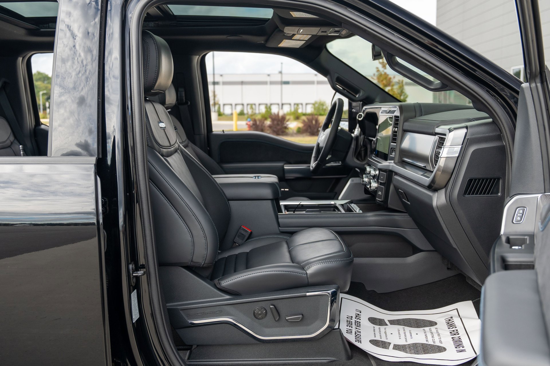Used 2025 Ford F450 Platinum image 36