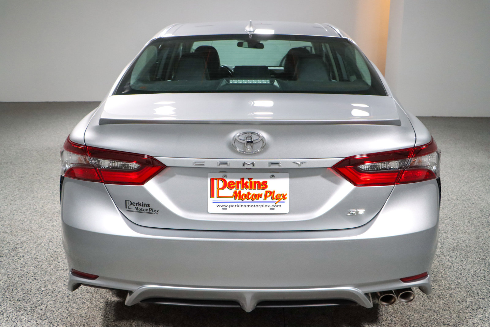 Used 2024 Toyota Camry SE image 8